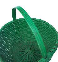 Z138 Late 19th century wonderful, Pennsylvania, ash splint Gathering Basket, with a kicked in bottom, with a great original dry green painted surface. Double wrapped rim, Ash splint with a wonderfully steamed and bent carved handle.