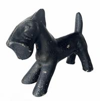 H1015 Cast iron black painted �Scotty� Terrier dog door stop. Approximate measurements: 8 ¾� long x 4� wide x 7 ¼� tall