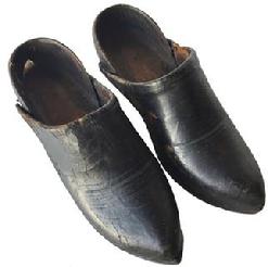 D217 19th century Rare Antique Civil War Era Shoes 1850's or 1860's Leather Women's Shoes,Good condition for their age with minor wear and tear to leather, with  wooden sole.circa 186
