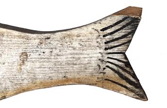 H351 Wooden Fish-shaped sign with "WORMS"