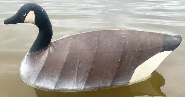 RM1314  North Carolina style wire and Canvas covered Canadian Goose